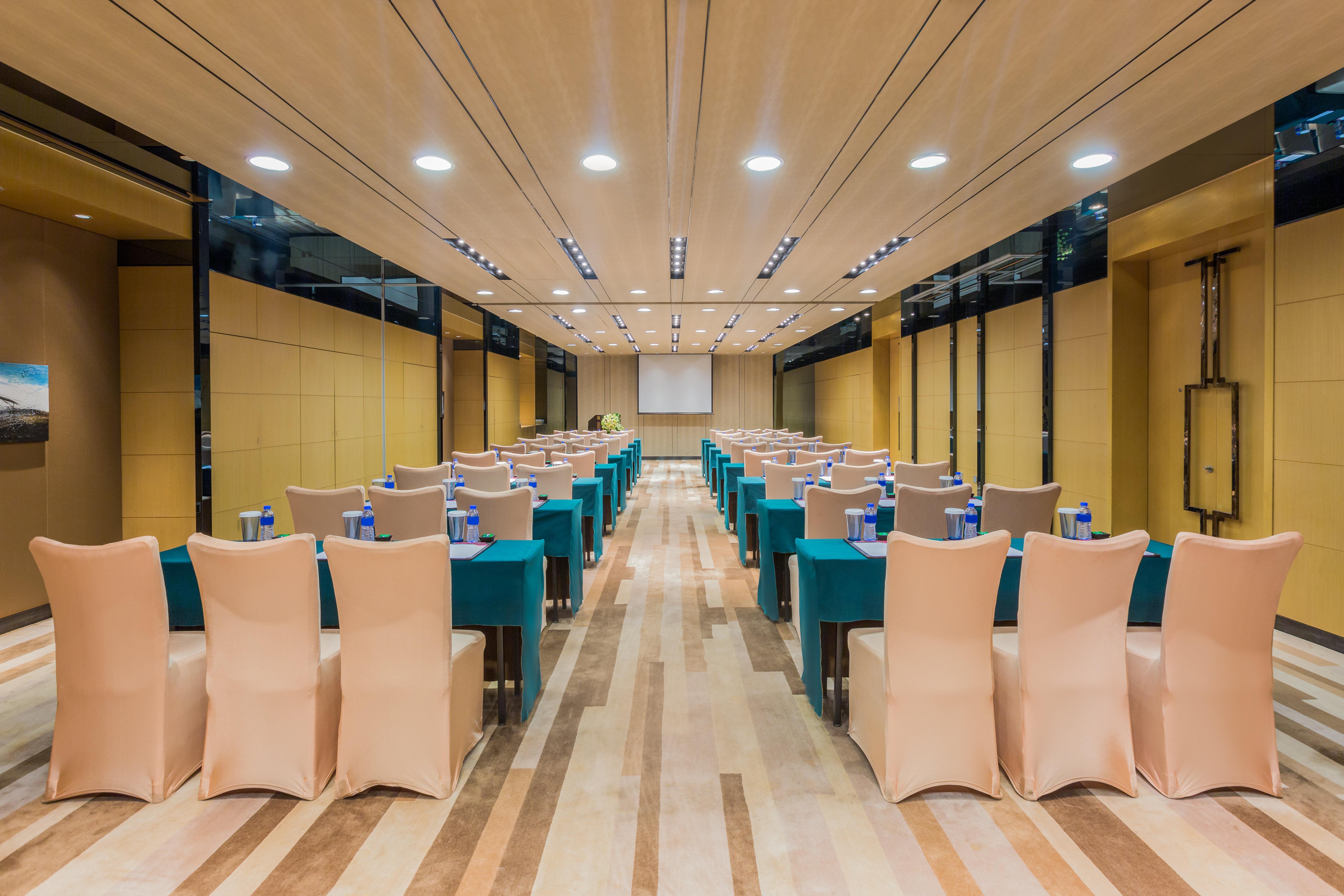 Crowne Plaza Guangzhou Huadu By Ihg - Free Shuttle Bus Between Hotel To Exhibition Center During Canton Fair Eksteriør bilde